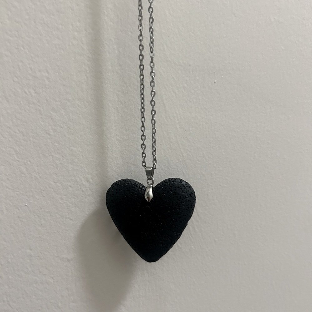 12 inch silver Chain w/Black 🖤 heart stone